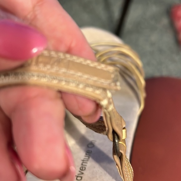 J 41 Adventure Gold Tone Wedge Sandals Size 8 - Picture 7 of 13